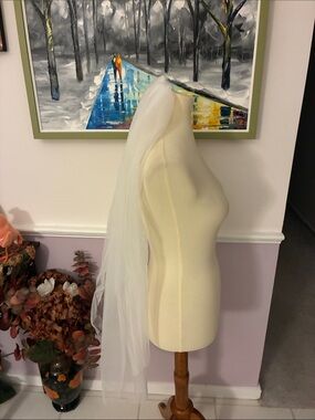 Simple White Bridal Veil - Classic Single Tier